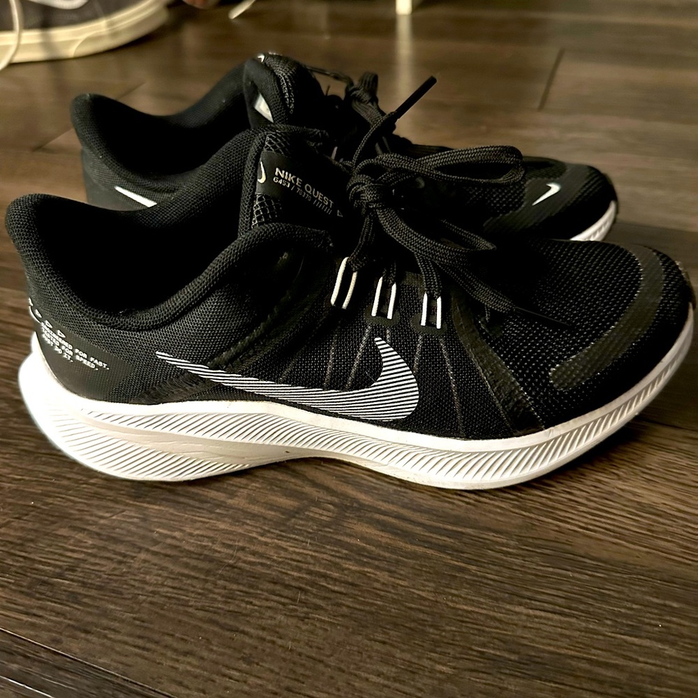 Nike Quest 4 (Womens) running shoes